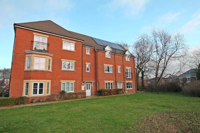 2 Bedroom Flat To Rent In Jellicoe Drive, Sarisbury Green, Southampton SO31