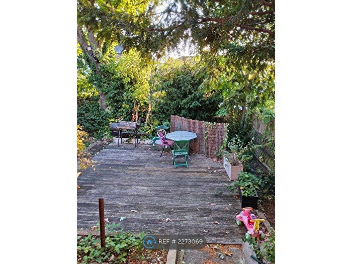 2 Bedroom Flat To Rent In William Street, London, RM17