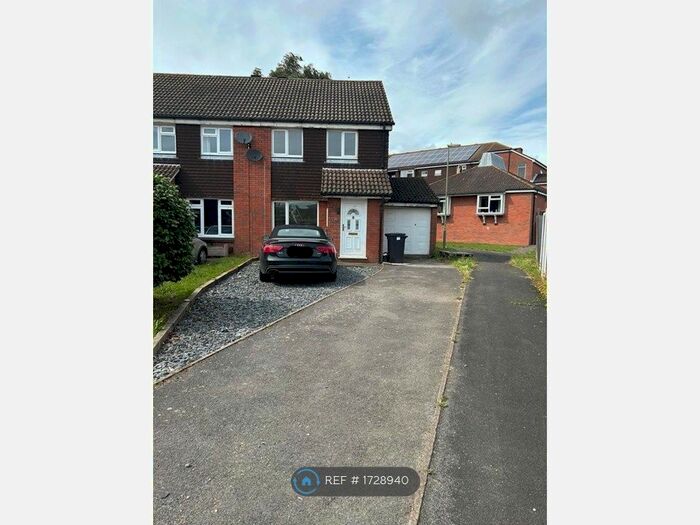3 Bedroom Semi-Detached House To Rent In Manley Road, Southampton, SO31