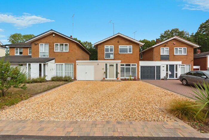 3 Bedroom House For Sale In Lugtrout Lane, Catherine-De-Barnes, Solihull, B91
