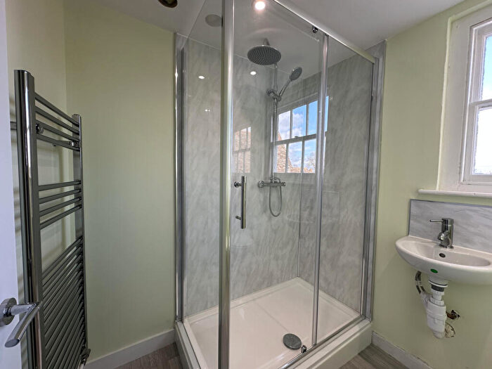 3 Bedroom Flat To Rent In Milton Regis, ME10