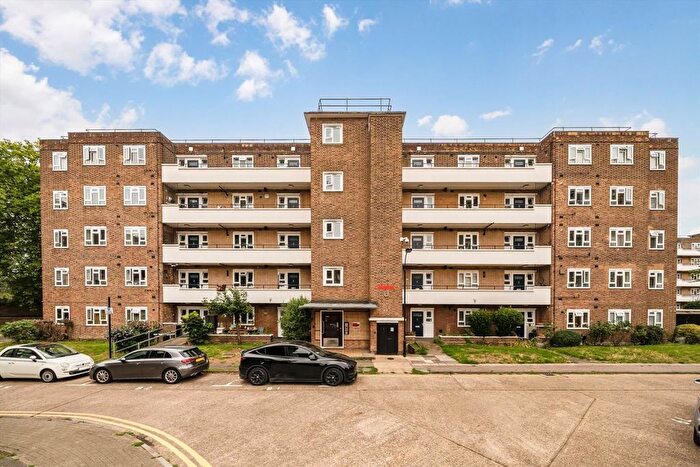 4 Bedroom Flat To Rent In Broomhouse Lane, Fulham, SW6