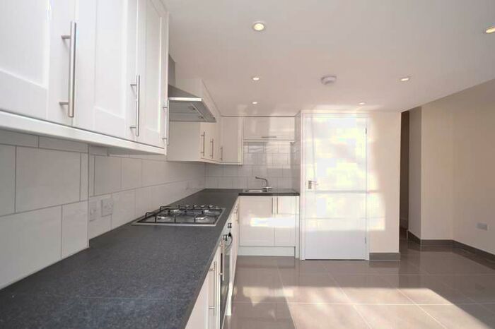 2 Bedroom Apartment To Rent In Hamilton Road, East Finchley, N2