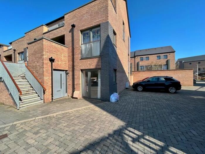 3 Bedroom Flat To Rent In Lawrie Reilly Place, Edinburgh, EH7