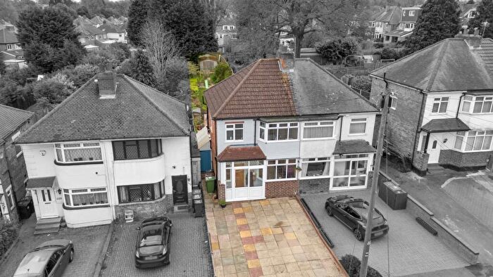 3 Bedroom House For Sale In Castle Lane, Solihull, B92