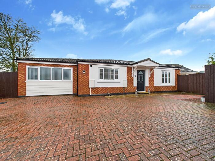 2 Bedroom Detached Bungalow For Sale In Jamerstone Close, Thorney, Peterborough, PE6