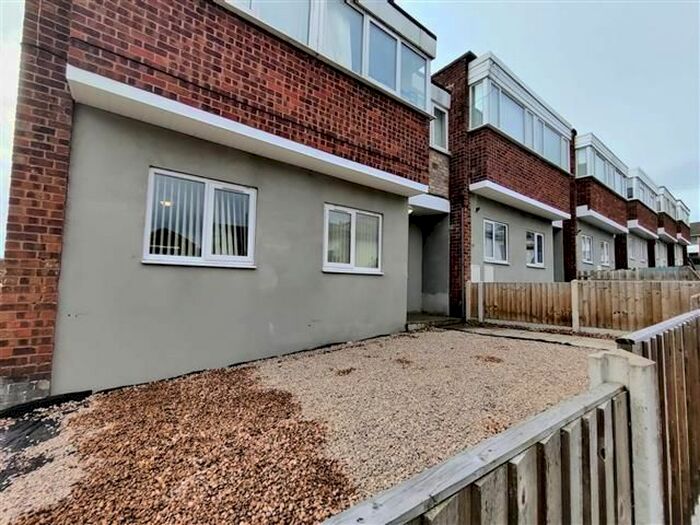 2 Bedroom Flat To Rent In Sandringham Place, Stourbridge, DY8