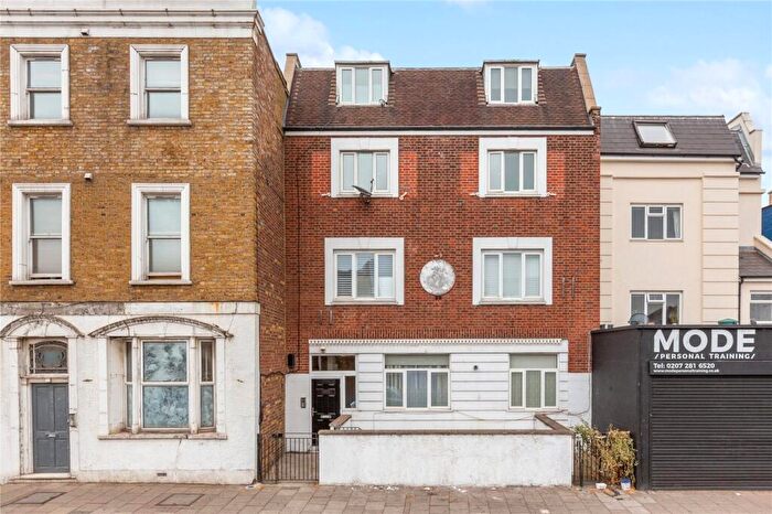 3 Bedroom Terraced House To Rent In Hornsey Road, Holloway, N19