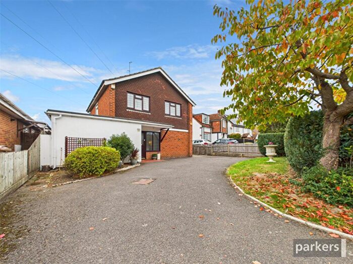 3 Bedroom Detached House For Sale In Pitts Lane, Earley, Reading, Berkshire, RG6