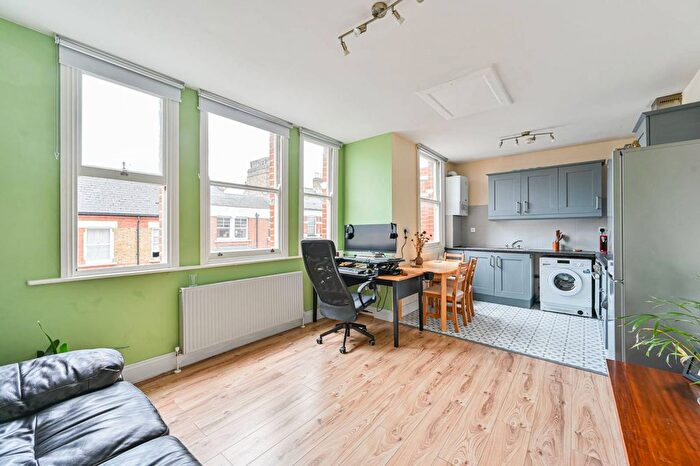 2 Bedroom Flat To Rent In Rushcroft Road, Brixton, London, SW2
