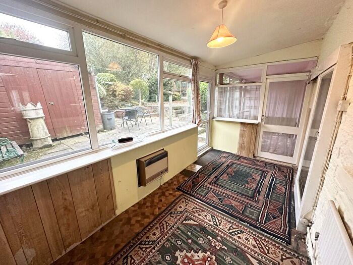 2 Bedroom Cottage For Sale In Smalewell Gardens, Pudsey, LS28