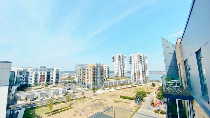 2 Bedroom Flat To Rent In Pearl Lane, Gillingham, ME7