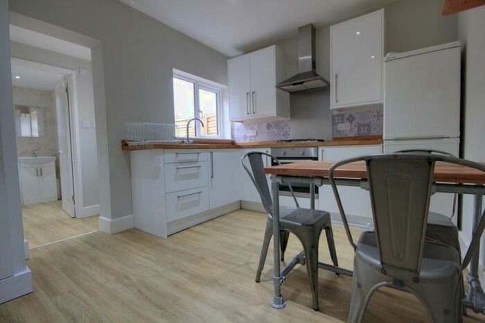 2 Bedroom Terraced House To Rent In Foxhill Road, Reading, Berkshire, RG1