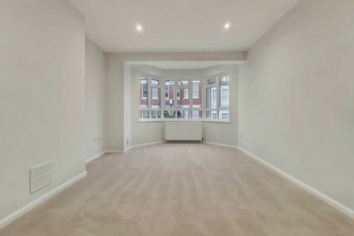 2 Bedroom Apartment To Rent In Milton Road, Highgate, N6