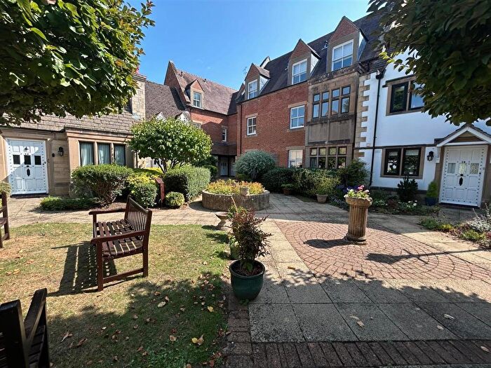 2 Bedroom Retirement Property For Sale In The Grange, Moreton-In-Marsh, GL56