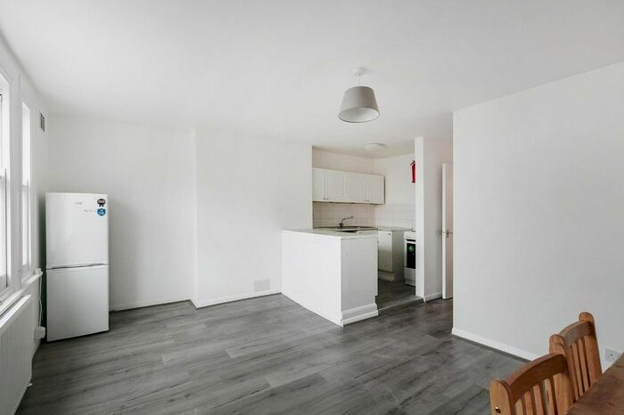 2 Bedroom Flat To Rent In Westow Hill, London, SE19