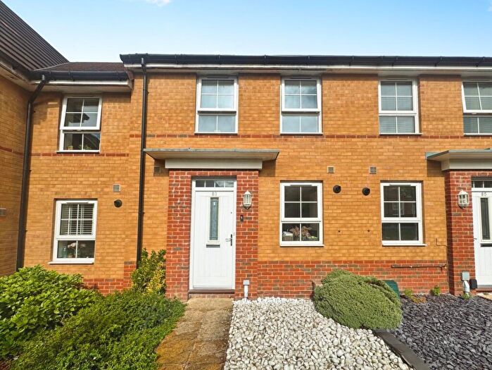 3 Bedroom Terraced House To Rent In Captains Parade, PO32