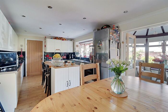 2 Bedroom Detached Bungalow For Sale In Main Street, Ellerker, Brough, HU15