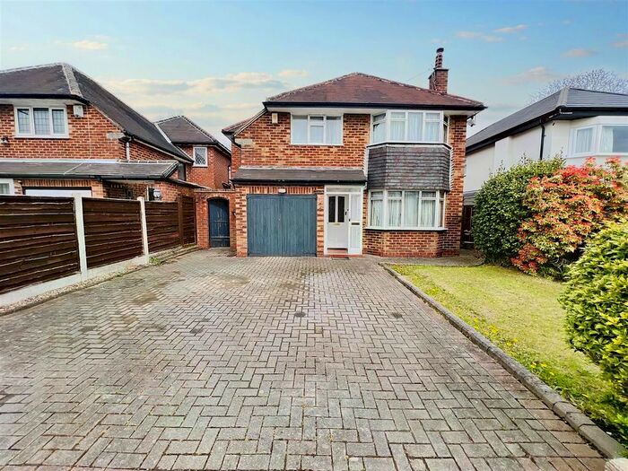 4 Bedroom Detached House For Sale In Warburton Close, Hale Barns, Altrincham, WA15
