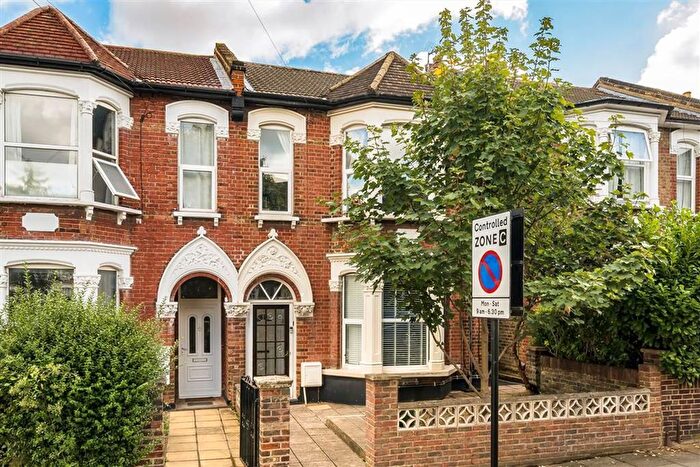 2 Bedroom Flat For Sale In Swallowfield Road, Charlton, SE7