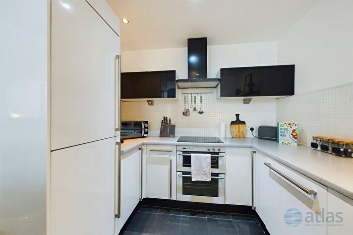 2 Bedroom Flat To Rent In Cornwallis Street, City Centre, L1