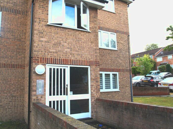 1 Bedroom Flat To Rent In Fort Pitt, Chatham, ME4