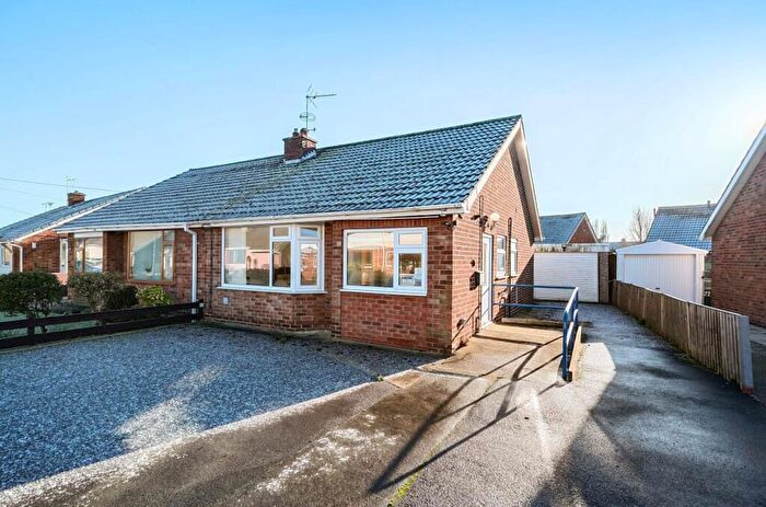 2 Bedroom Bungalow For Sale In Fairway, Selby, YO8