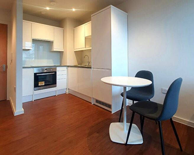 1 Bedroom Flat To Rent In Victoria Road, Leeds, West Yorkshire, LS6