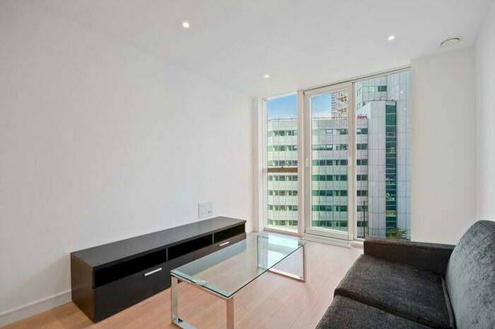 1 Bedroom Apartment To Rent In Pinnacle Apartments, Saffron Central Square, Croydon, CR0
