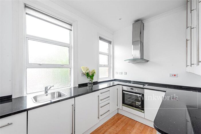 2 Bedroom Apartment For Sale In Wrentham Avenue, London, NW10