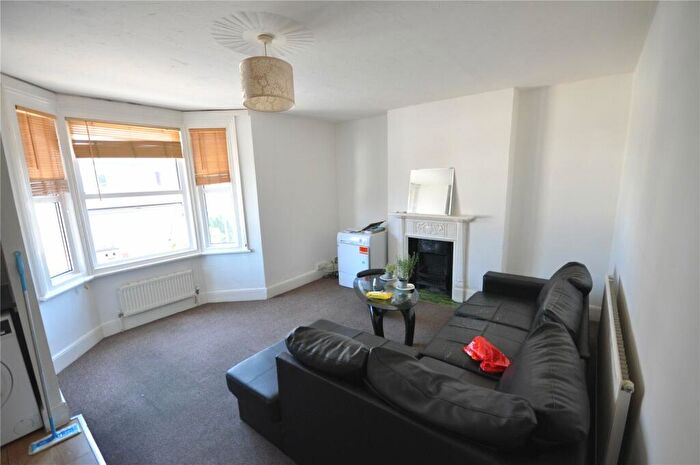 2 Bedroom Apartment To Rent In Kent Road, Swindon, SN1