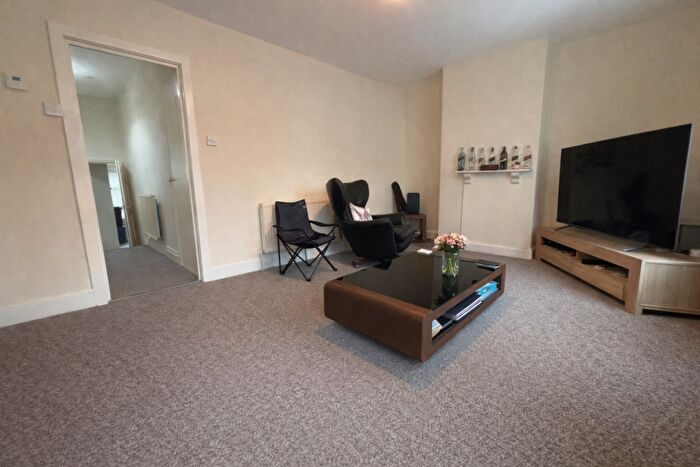 1 Bedroom Flat To Rent In Pearl Street, Splott, CF24