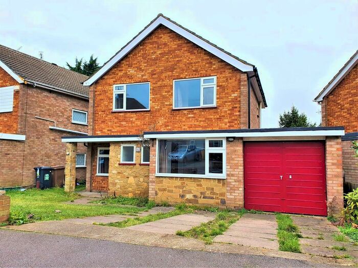 3 Bedroom Detached House To Rent In Rosslyn Crescent, Luton, LU3