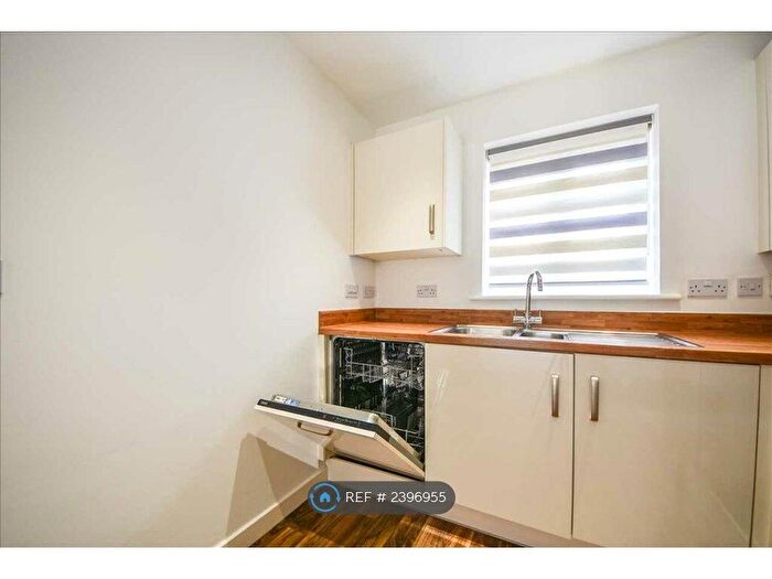 5 Bedroom Terraced House To Rent In Waterside Road, Wellingborough, NN8
