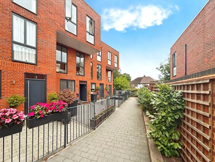 4 Bedroom Terraced House To Rent In Canalside Mews, Woking, Surrey, GU21