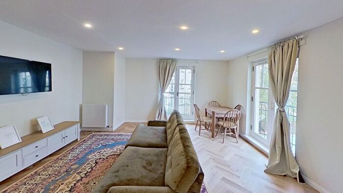 2 Bedroom Flat To Rent In Huntingdon Place, Edinburgh, EH7