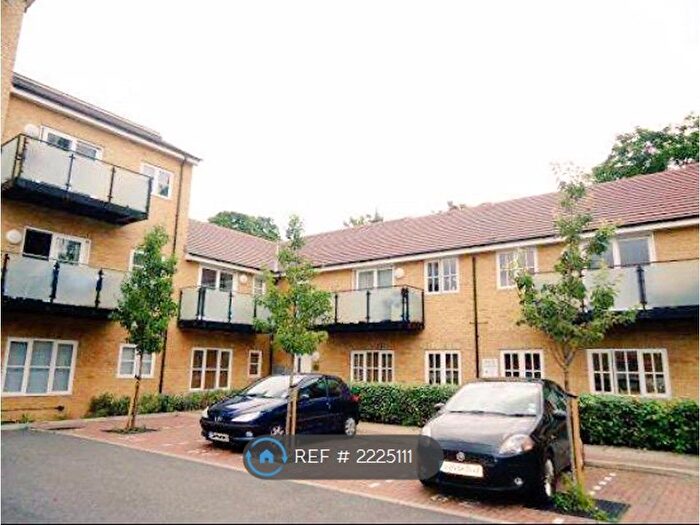 2 Bedroom Flat To Rent In Talehangers Close, Bexleyheath, DA6