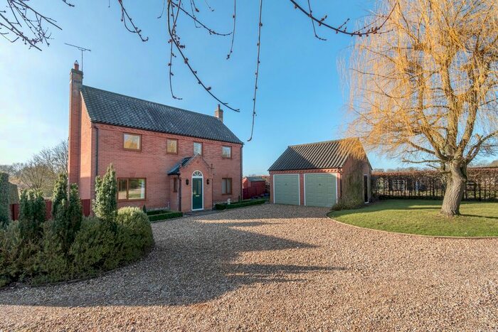 4 Bedroom Detached House For Sale In Fakenham Road, Beetley, NR20