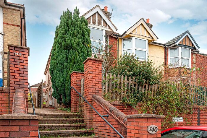 4 Bedroom Semi-Detached House To Rent In Hughenden Road, High Wycombe, HP13