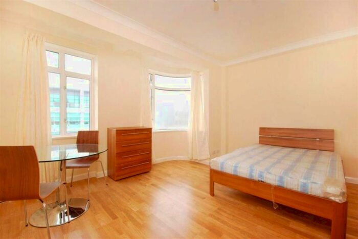 Studio To Rent In Euston Road, London, NW1