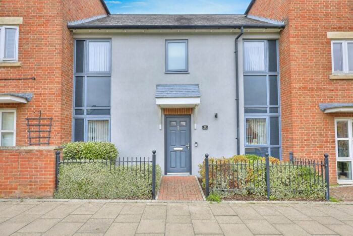 3 Bedroom Terraced House For Sale In Scribers Drive, Northampton, Northamptonshire, NN5