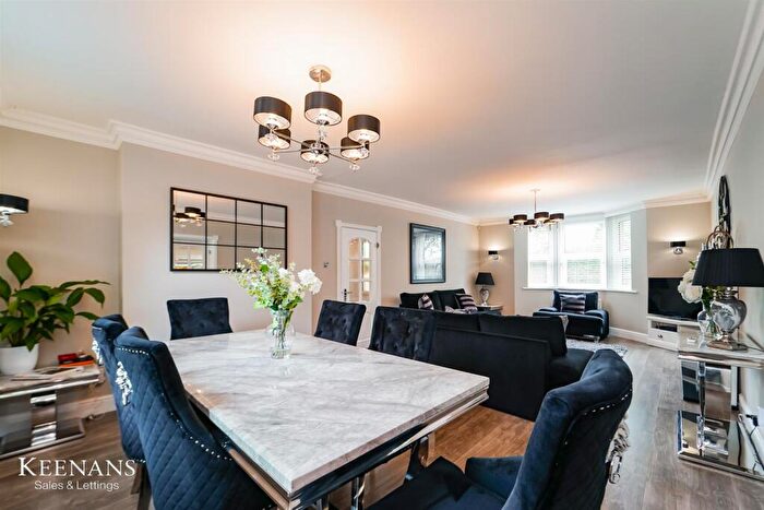 3 Bedroom Detached House For Sale In Bridge Hall Lane, Bury, BL9