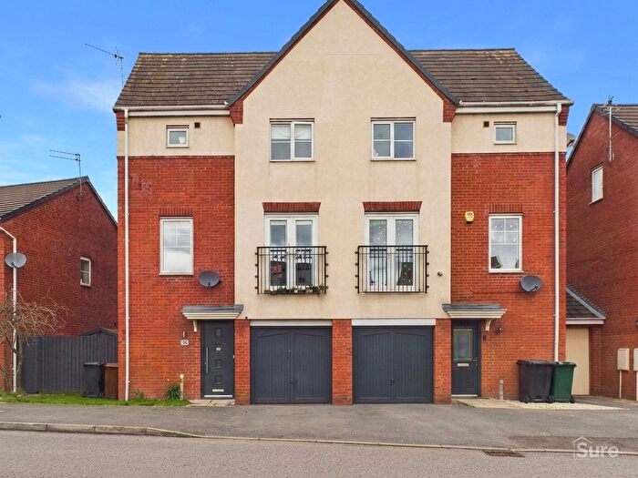 3 Bedroom Town House For Sale In Welland Road, Hilton, DE65