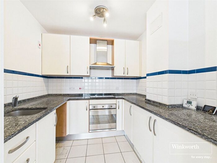 1 Bedroom Flat To Rent In Canberra Close, Colindale, NW4