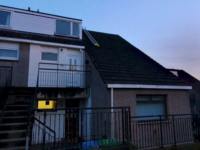 3 Bedroom Flat To Rent In Glendale, Leven, Fife, KY8