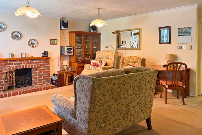 3 Bedroom Semi-detached House For Sale In Darby Green Lane, Camberley, GU17