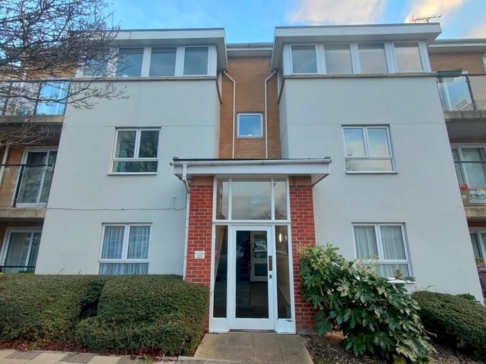 2 Bedroom Flat To Rent In Erebus Drive, West Thamesmead, London, SE28