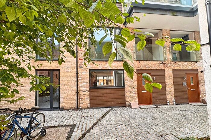 2 Bedroom Maisonette To Rent In Stour Street, Canterbury, Kent, CT1