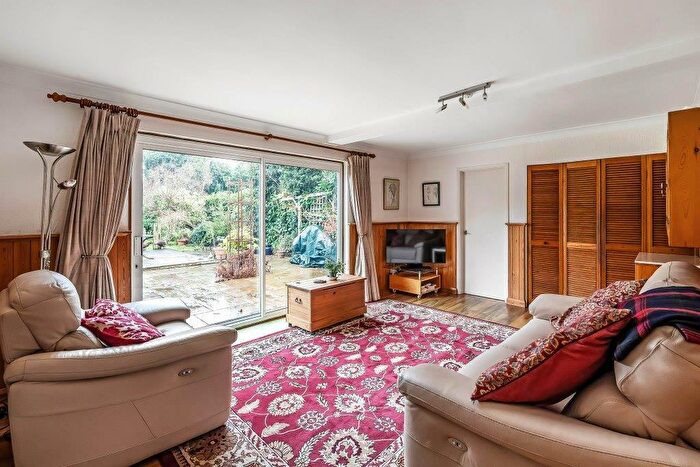 4 Bedroom Detached House For Sale In Meadowside, Great Bookham, KT23