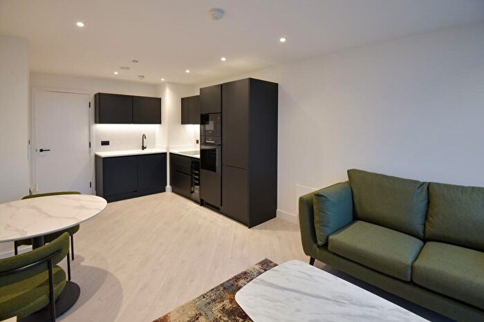 1 Bedroom Apartment To Rent In Trinity Way, Manchester, M3